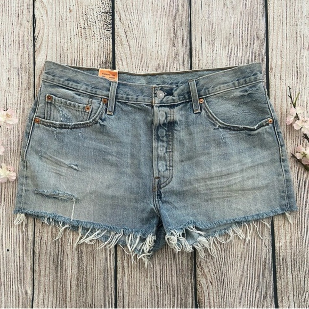 B1 -- NWT blue LEVI'S women's cut off straight leg button fly denim shorts w32